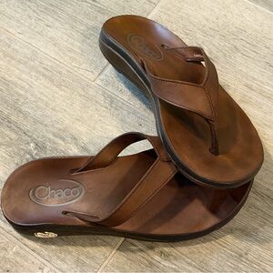 Chaco Tan Leather Thong Flip Flop
Sandals Women's Size 6